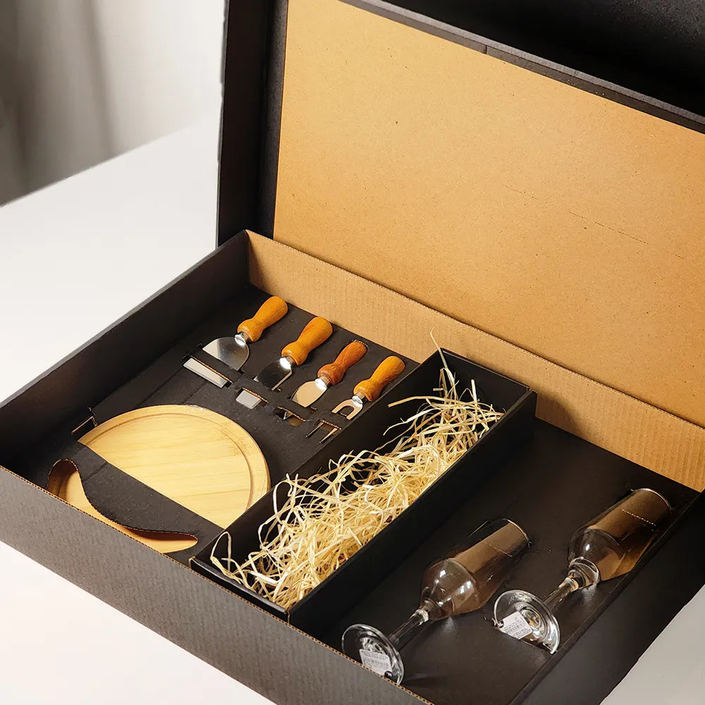 Kit Queijo e Champagne Presente com Espaço para Garrafa | 7 Peças