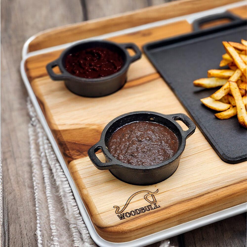 Tábua de Madeira com Chapa de Ferro Fundido e 2 Molheiras