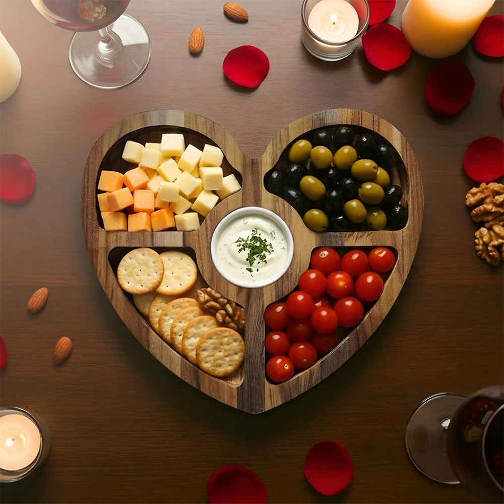 Petisqueira em Formato de Coração com Molheira e 5 Divisões | Presente Romântico