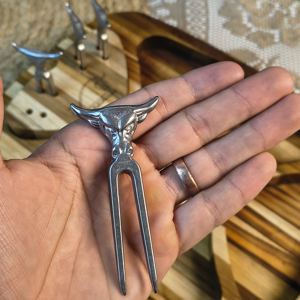 Petisqueira em Madeira Nobre c/ 4 Garfos Petiscos